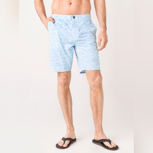 johnnie-O Other - johnnie-O No Man Left Behind Camo Hybrid Shorts Sz 38